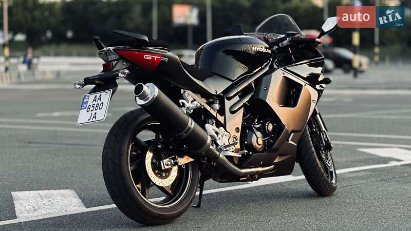 Спортбайк Hyosung GT 650R 2013 в Києві