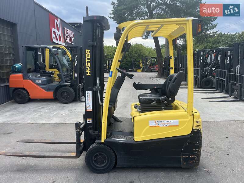 Hyster J 2013