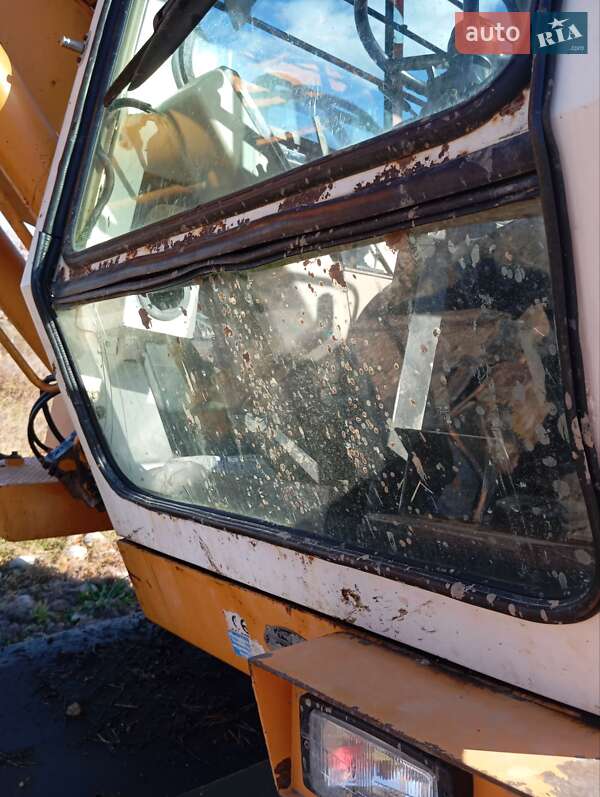 Экскаватор погрузчик Hyundai 130D 1997 в Богородчанах