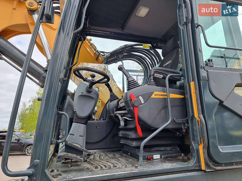 Колісний екскаватор Hyundai 180D 2022 в Одесі