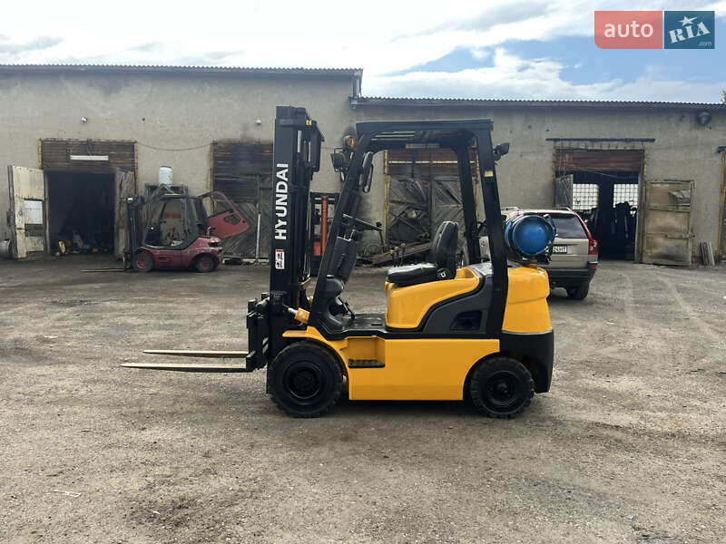Вилочный погрузчик Hyundai 18L 2010 в Буштыне
