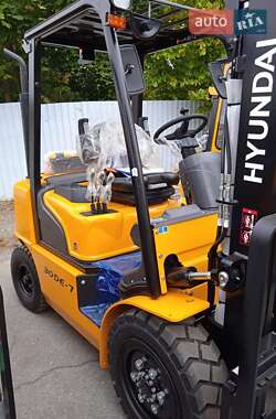 Вилочный погрузчик Hyundai 30D 2025 в 