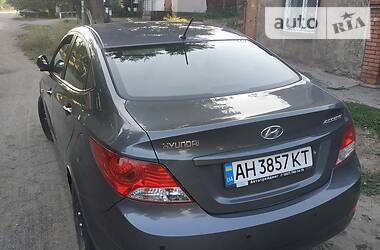Седан Hyundai Accent 2013 в Мариуполе