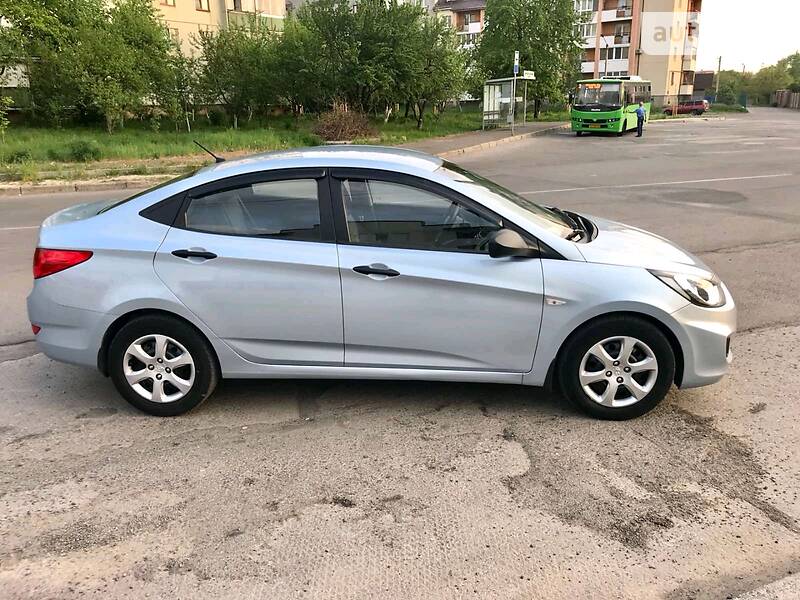 Седан Hyundai Accent 2011 в Мукачевому