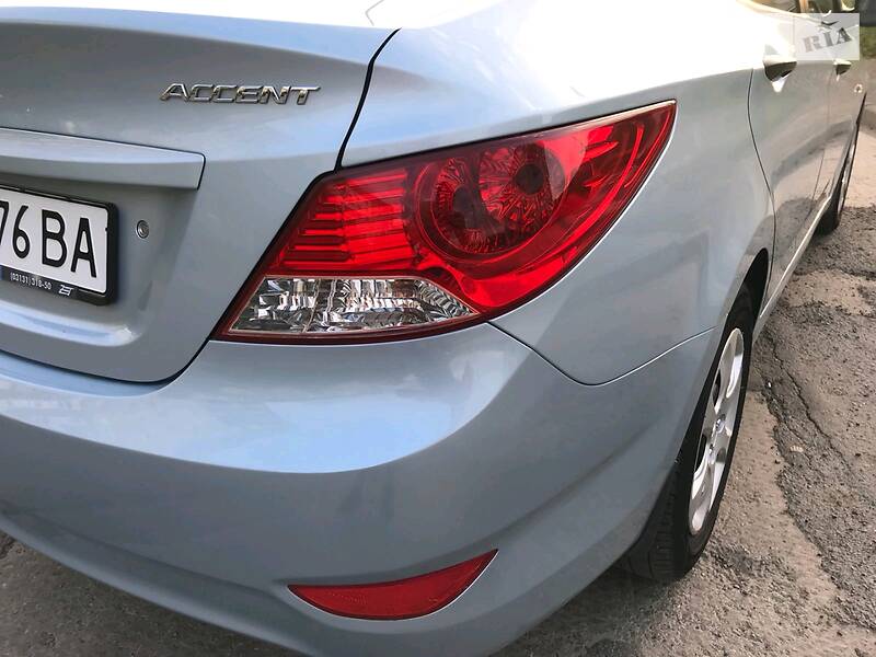 Седан Hyundai Accent 2011 в Мукачевому