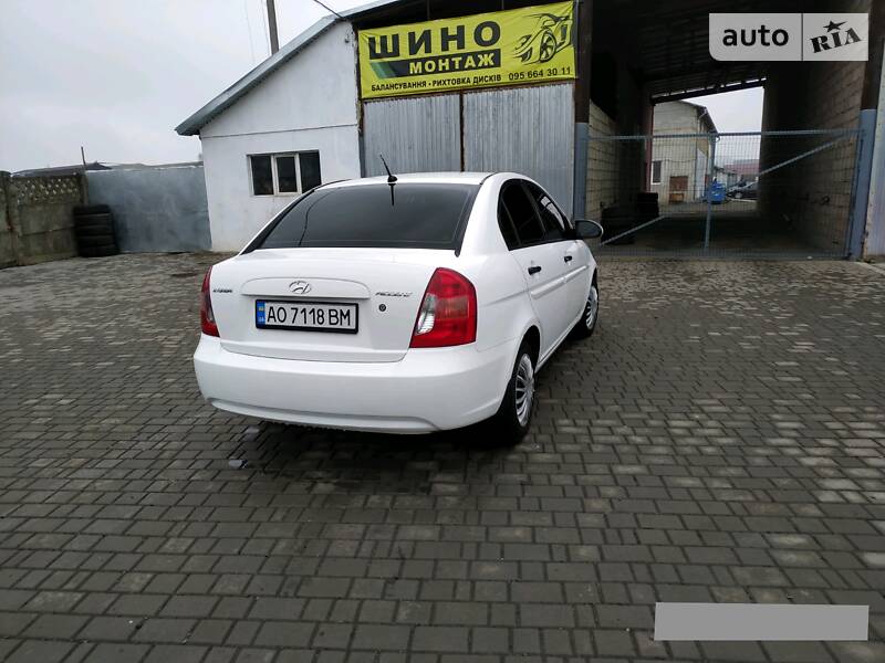 Седан Hyundai Accent 2008 в Мукачевому