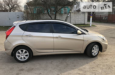 Хетчбек Hyundai Accent 2012 в 