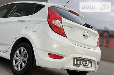 Хетчбек Hyundai Accent 2015 в 
