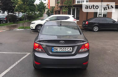 Седан Hyundai Accent 2012 в Софиевской Борщаговке