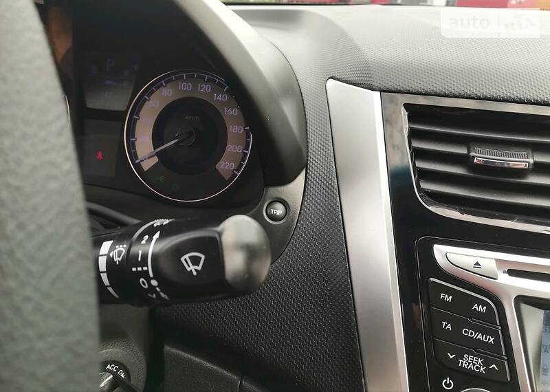 Седан Hyundai Accent 2011 в Києві
