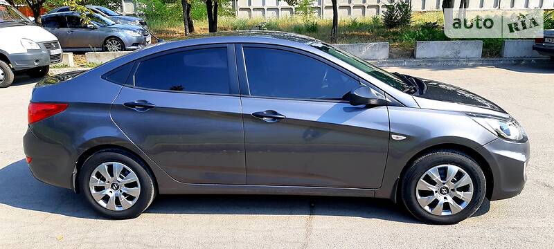Седан Hyundai Accent 2012 в Дніпрі