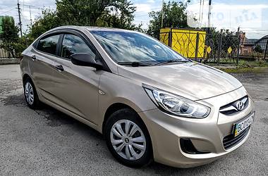 Седан Hyundai Accent 2011 в Бучаче