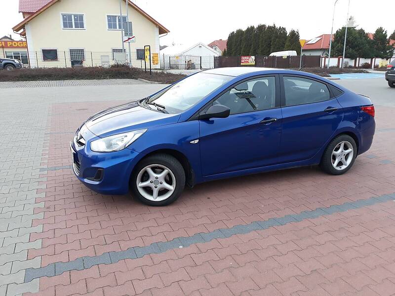 Hyundai Accent 2013