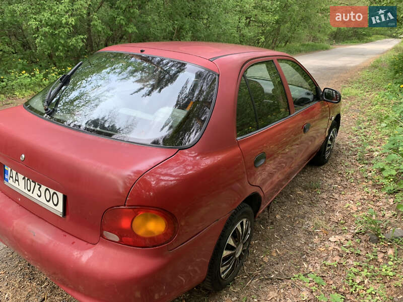 Седан Hyundai Accent 1995 в Києві