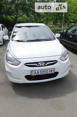 Седан Hyundai Accent 2012 в Киеве