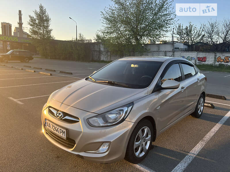 Седан Hyundai Accent 2012 в 