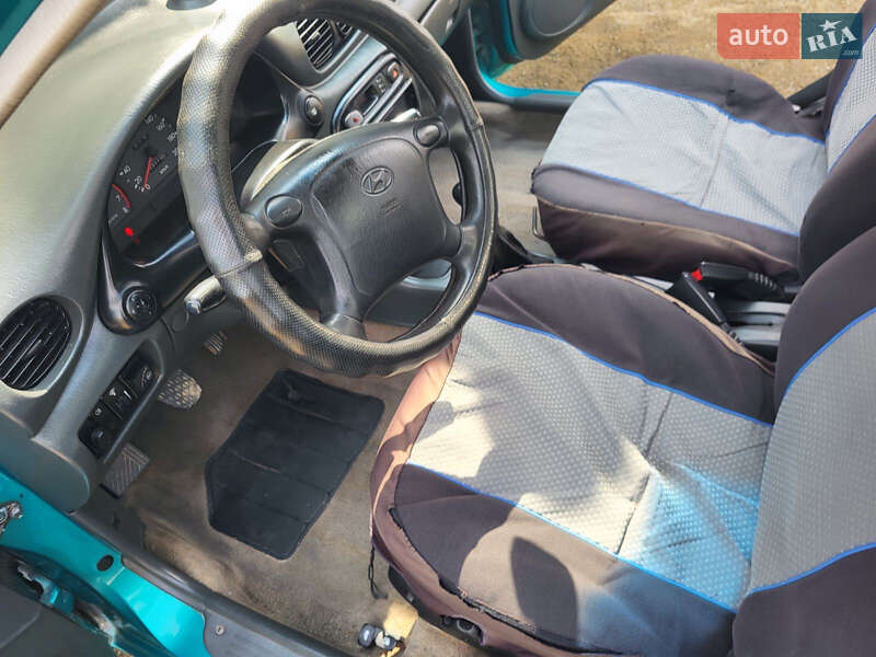 Седан Hyundai Accent 1996 в Деражне
