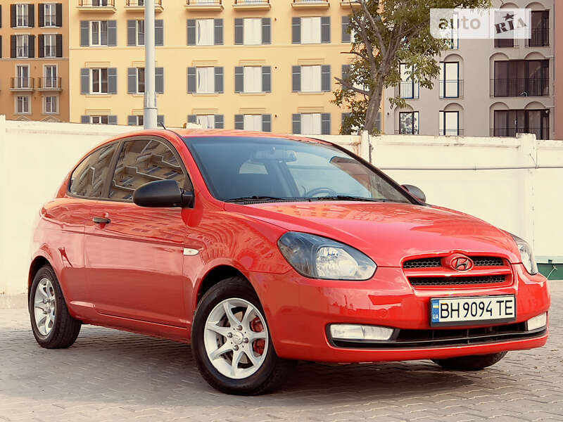 Хэтчбек Hyundai Accent 2008 в 