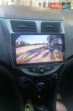 Хэтчбек Hyundai Accent 2014 в 