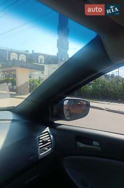 Хэтчбек Hyundai Accent 2014 в 