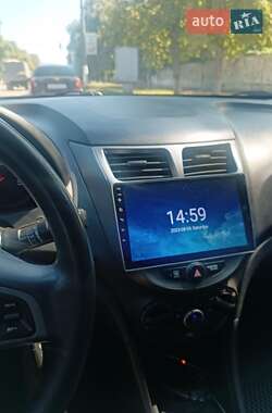 Хэтчбек Hyundai Accent 2014 в 