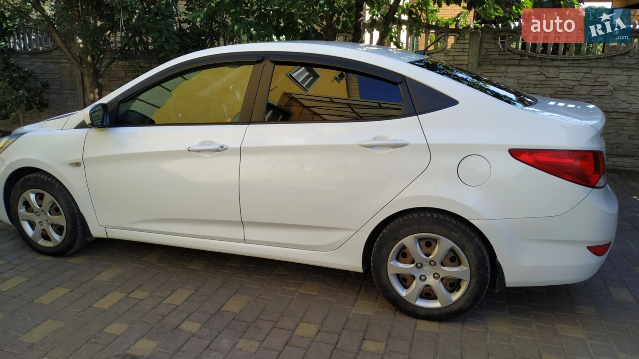2011 Hyundai Accent - мініатюра 20
