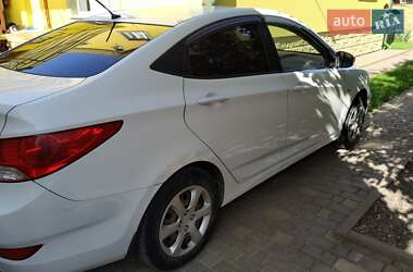 Седан Hyundai Accent 2012 в Костополе