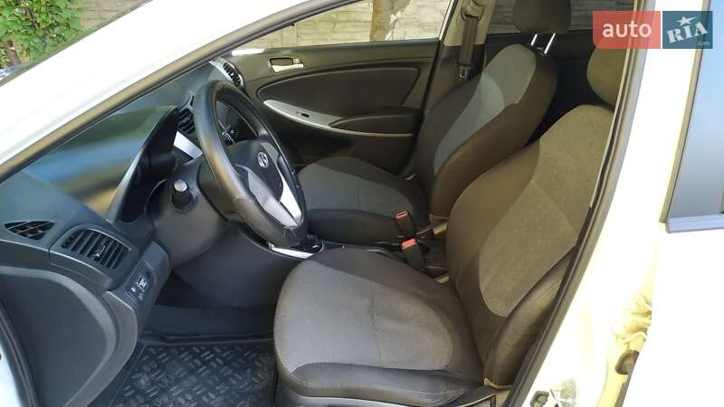 Седан Hyundai Accent 2012 в Костополе