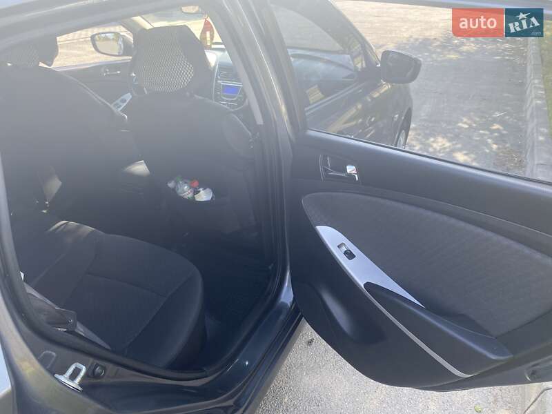 Хетчбек Hyundai Accent 2012 в Павлограді