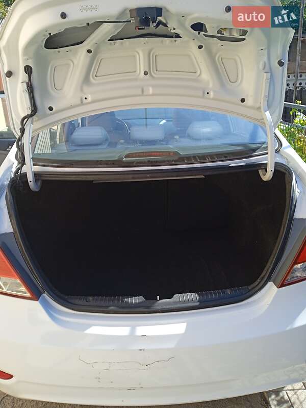 Седан Hyundai Accent 2014 в Кропивницком фото 2 Седан Hyundai Accent 2014 в Кропивницком