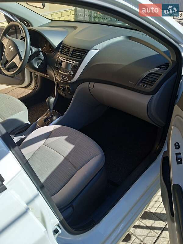 Седан Hyundai Accent 2014 в Кропивницком фото 3 Седан Hyundai Accent 2014 в Кропивницком