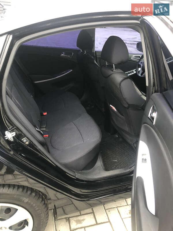 Седан Hyundai Accent 2012 в Ивано-Франковске