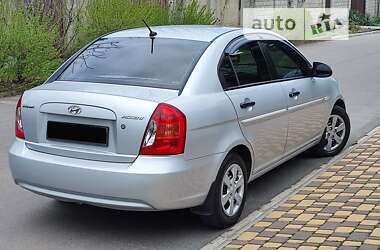 Hyundai Accent 2009