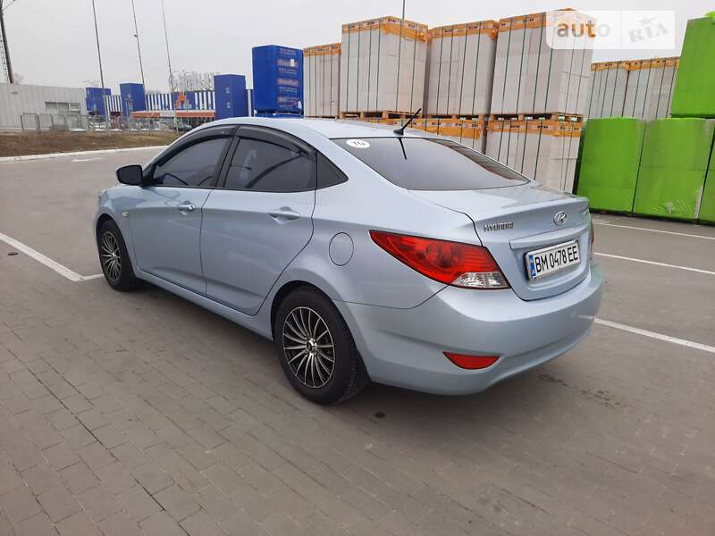 Седан Hyundai Accent 2013 в Сумах