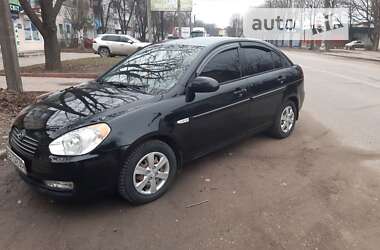 Седан Hyundai Accent 2009 в Новгородці