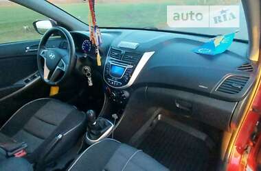 Седан Hyundai Accent 2013 в Жовтих Водах