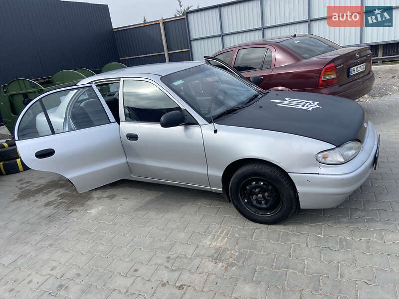 Седан Hyundai Accent 1995 в Одесі