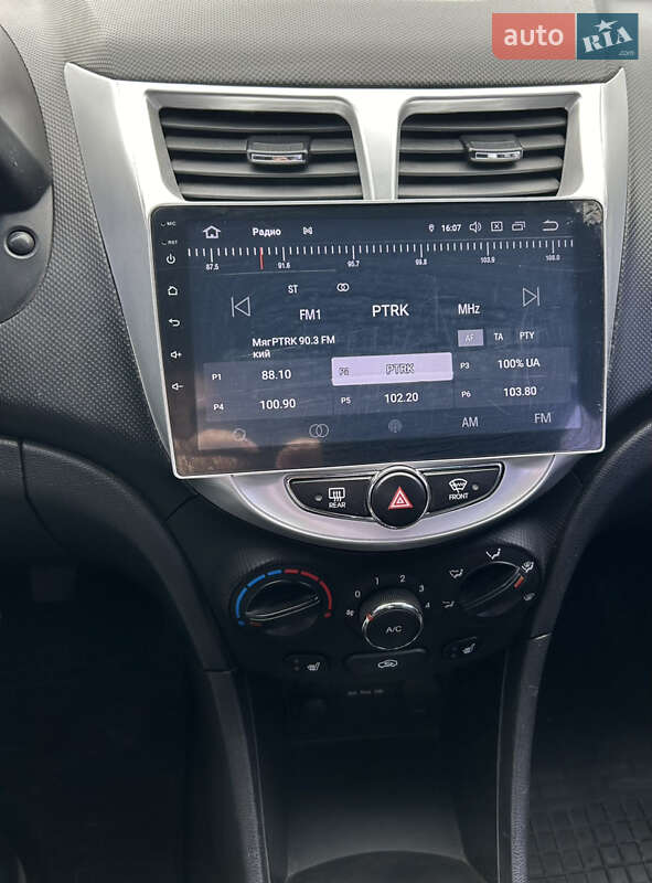 Седан Hyundai Accent 2012 в Терновке