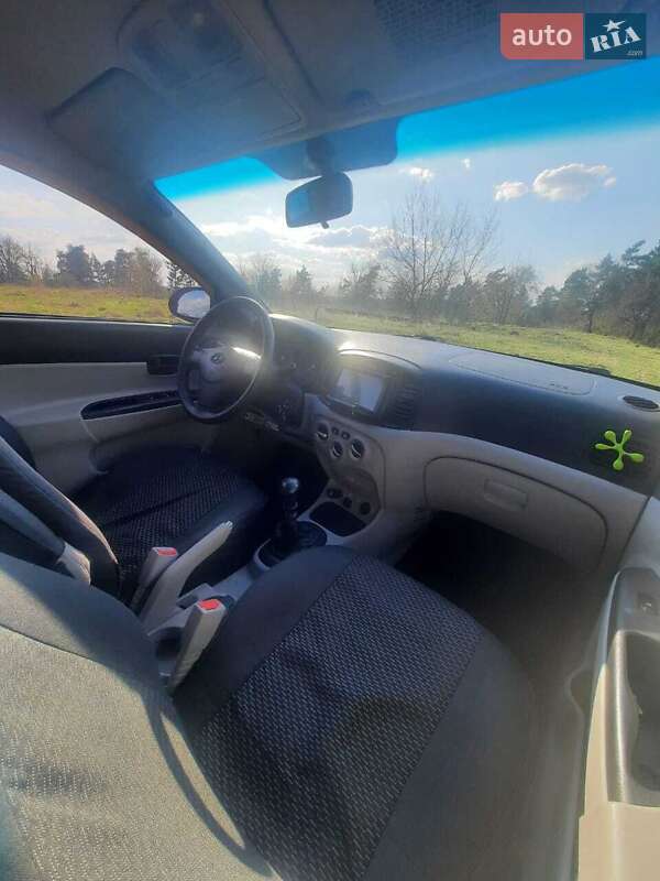 Седан Hyundai Accent 2008 в Сумах
