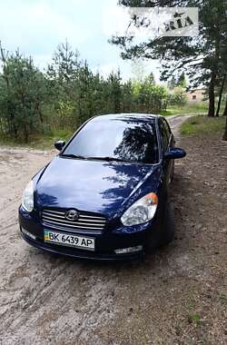 Седан Hyundai Accent 2008 в Остроге