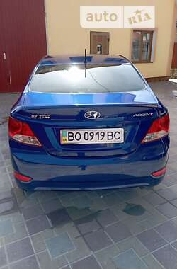 Седан Hyundai Accent 2012 в Збараже