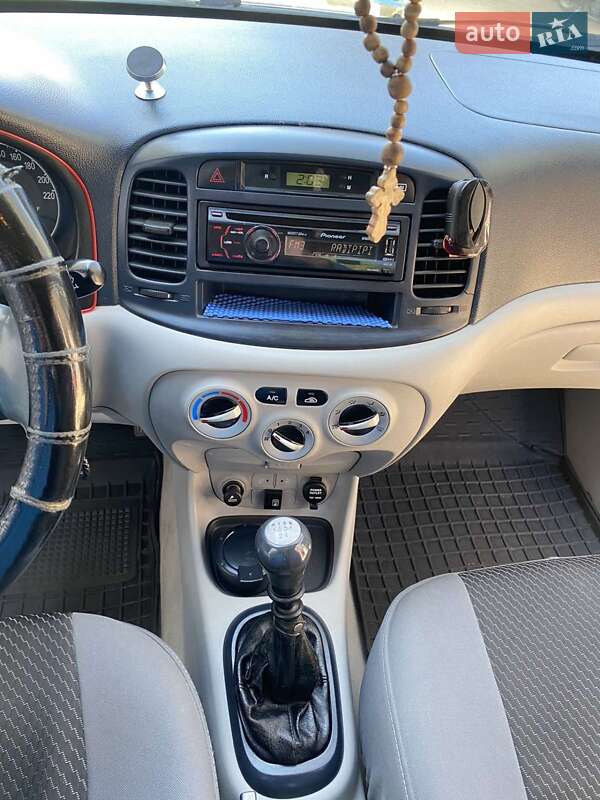 Седан Hyundai Accent 2006 в Дрогобыче