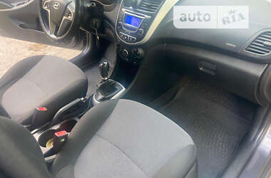 Седан Hyundai Accent 2013 в Днепре