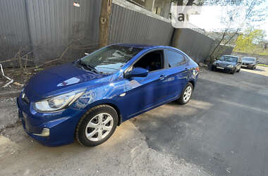 Седан Hyundai Accent 2011 в Киеве