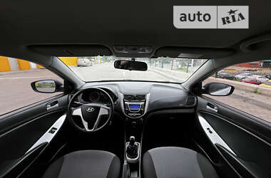 Седан Hyundai Accent 2012 в Ровно