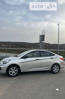Седан Hyundai Accent 2012 в Виноградове