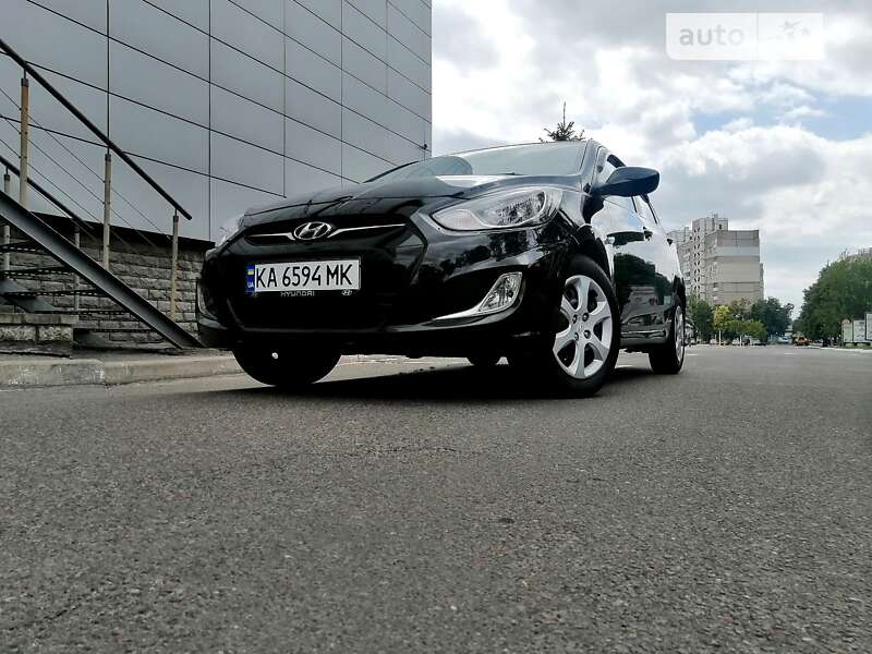 Седан Hyundai Accent 2012 в Киеве