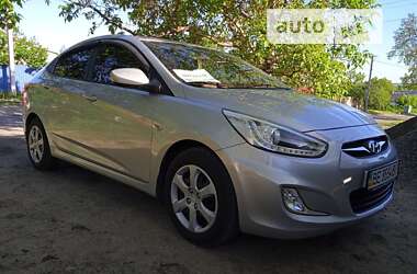 Седан Hyundai Accent 2013 в Южноукраинске