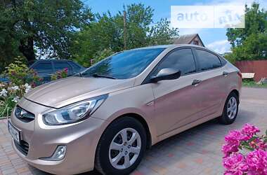 Седан Hyundai Accent 2013 в Краснограде