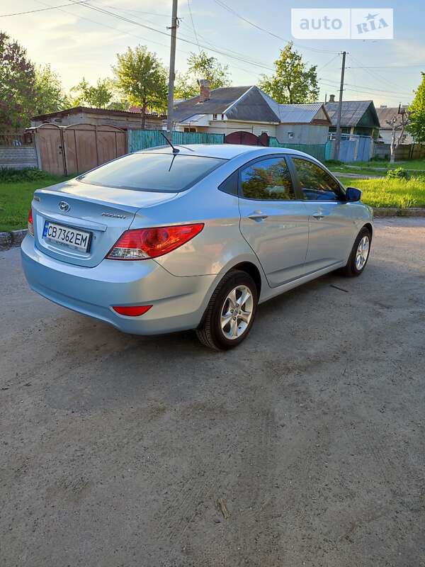 Седан Hyundai Accent 2011 в Чернігові